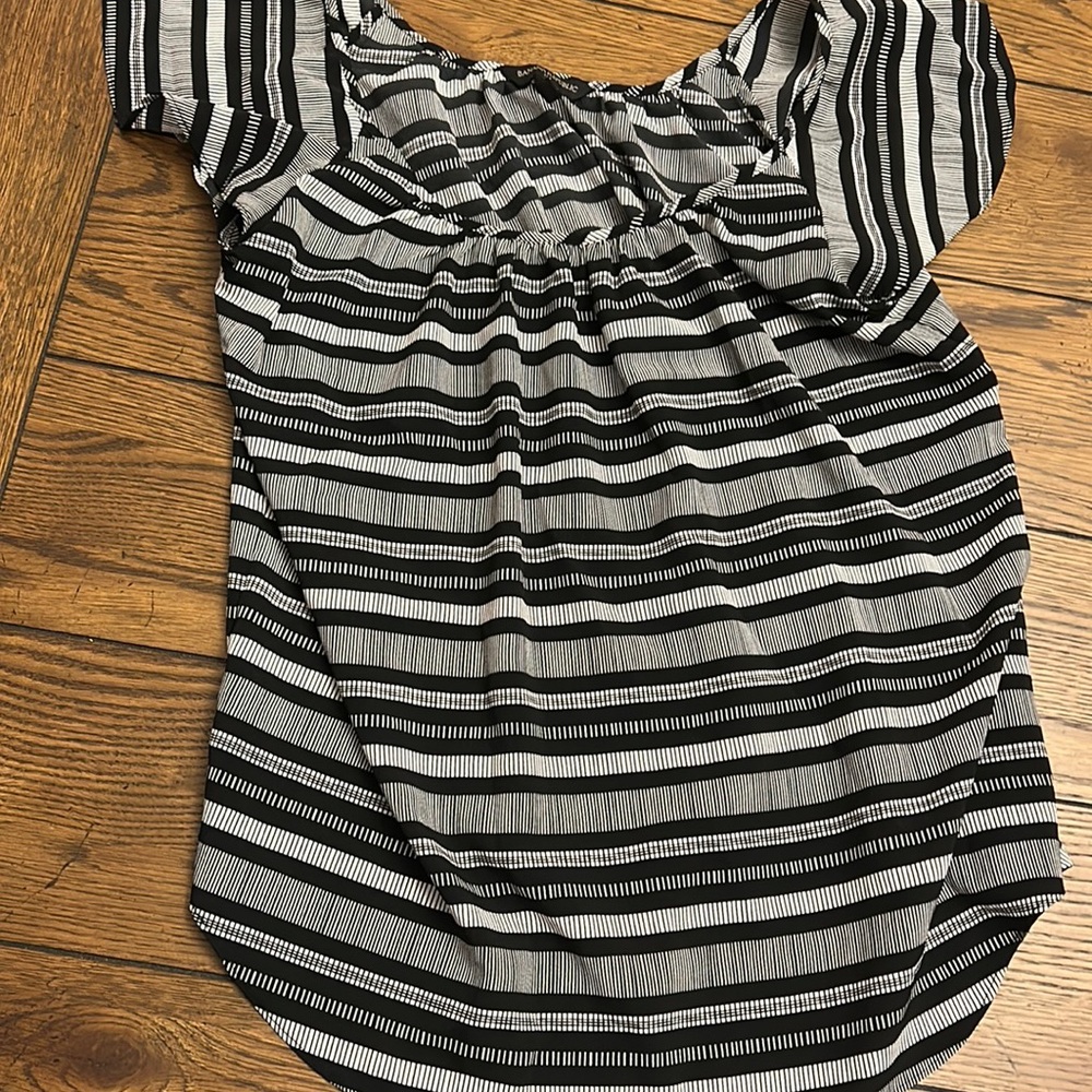 Banana Republic women’s top, size S, excellent condition